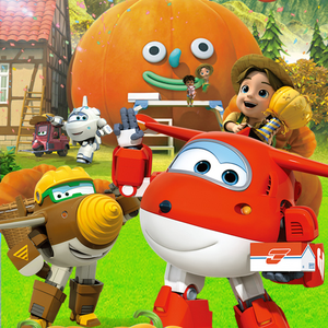 校花吊起被内裤涂春药高潮了
