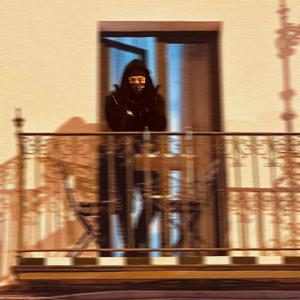 校花吊起被内裤涂春药高潮了
